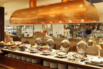 メインディッシュ付きランチビュッフェ