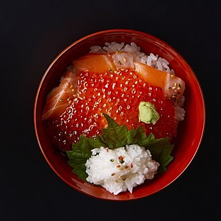 サーモンいくら丼