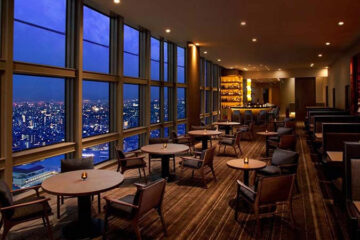 バー＆ダイニング　CLOUDS