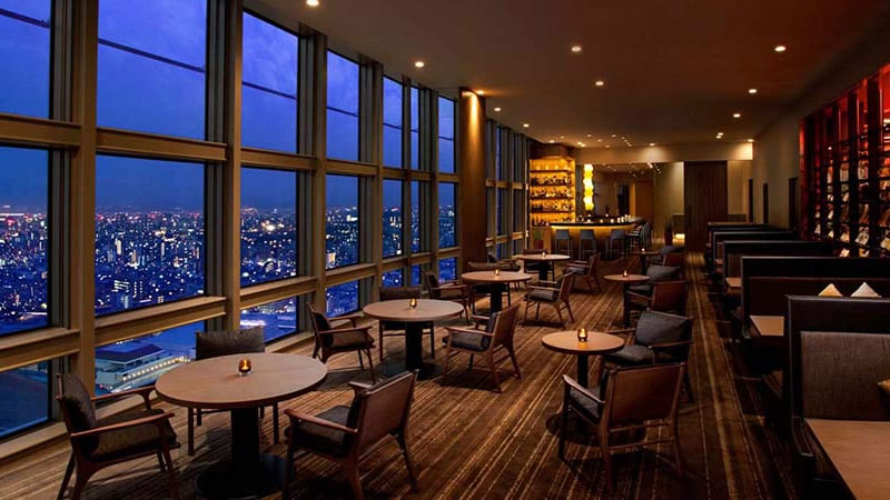 バー＆ダイニング　CLOUDS